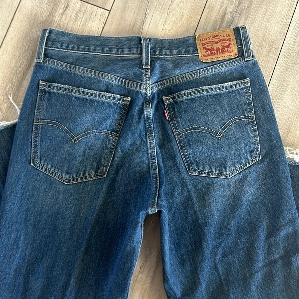 Levi's Low Pro Straight leg jeans size 28 cropped raw hem